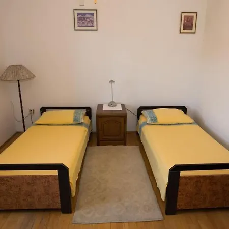 Farac- Two Bedroom With Balcony And Sea View